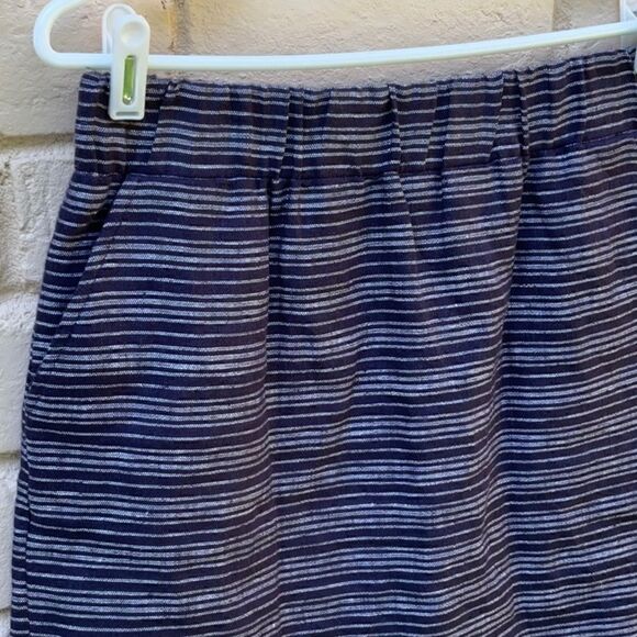 Take 50% OFF- Loft Mini Skirt, Size-S - Picture 2 of 4